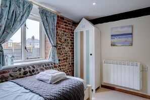 2 chambres, fer et planche à repasser, lit parapluie, Wi-Fi gratuit