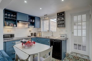 Fridge, microwave, oven, coffee/tea maker