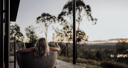 Juberra - Luxe Off-grid Eco Wanderpod One Bedroom Cabin With Lake Views