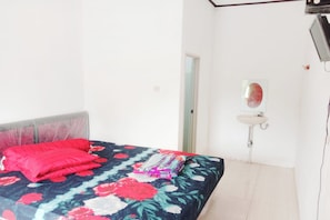Standard-Doppelzimmer | Schreibtisch, kostenloses WLAN, Bettwäsche