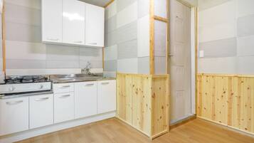 Eenvoudige kamer, 1 slaapkamer (room 2) | 1 slaapkamer, gratis wifi