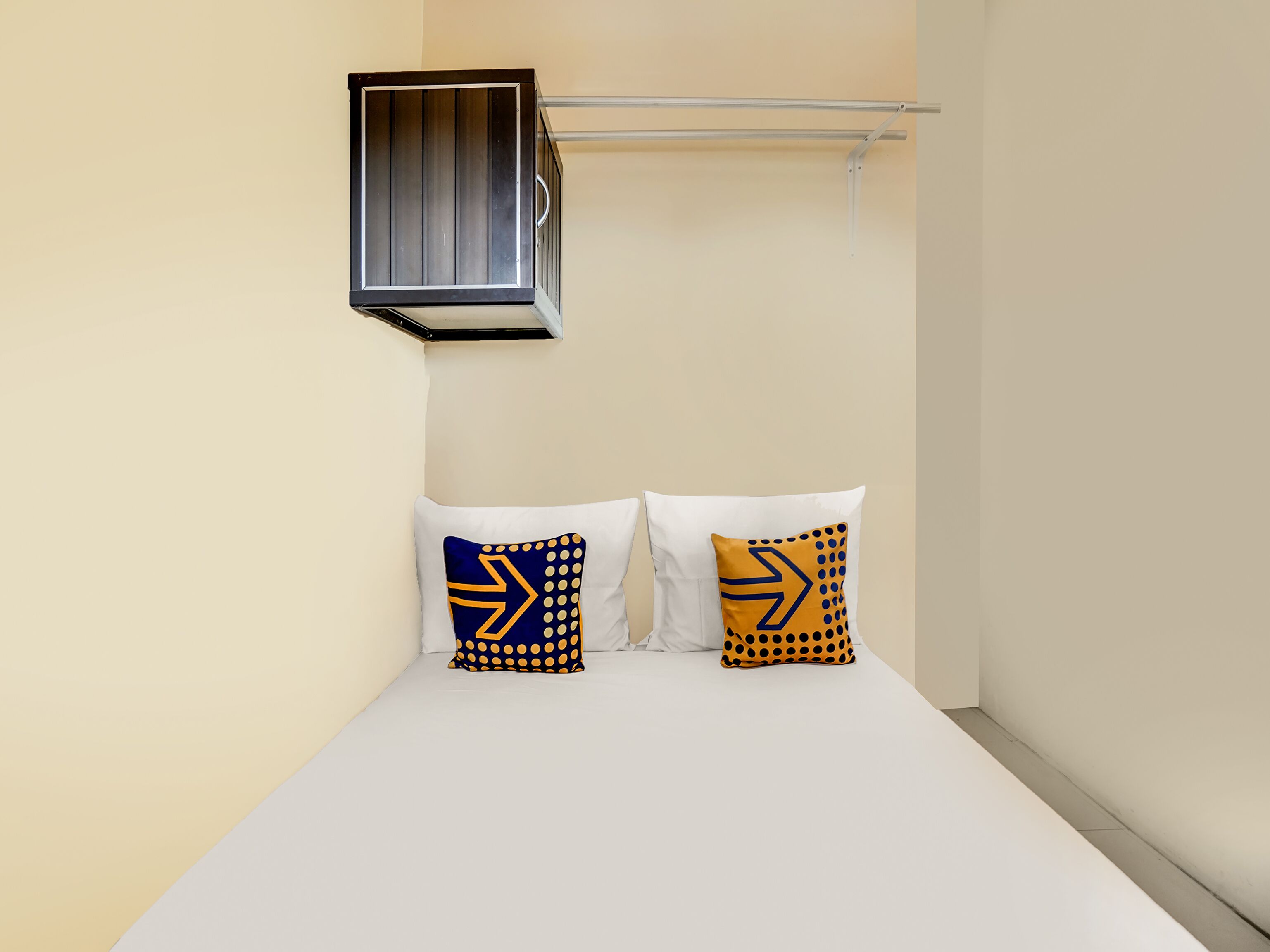 basic double room | free wifi, bed sheets