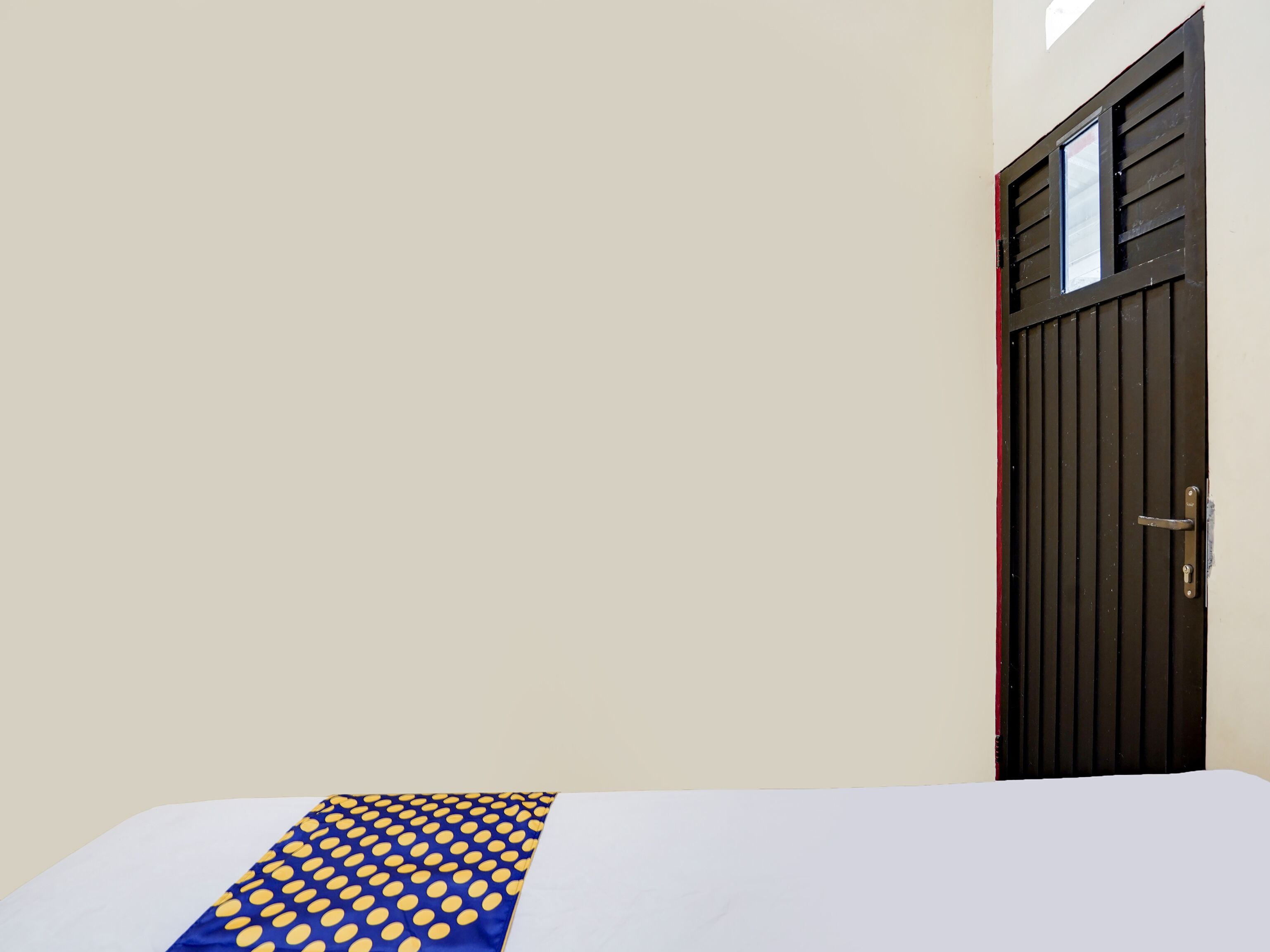 basic single room | free wifi, bed sheets