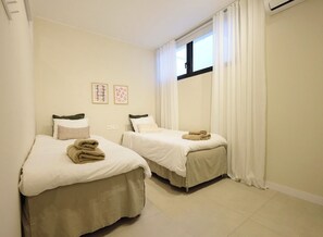 5 Schlafzimmer, BĂŒgeleisen/BĂŒgelbrett, kostenloses WLAN, BettwĂ€sche
