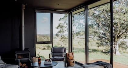 Crumpet - Luxe Off-Grid 2 Bedroom WanderPod Eco Cabin with Lake Views