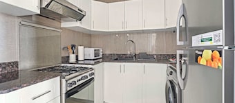 Silkhaus Modern 2BDR | Sea View | Oceanscape