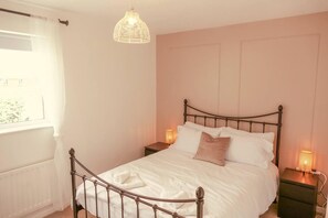 Maison, plusieurs lits | 2 chambres, Wi-Fi gratuit, draps fournis