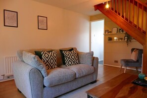House, Multiple Beds | Living area - Beautiful 2-bed House in Bristol (Bristol)