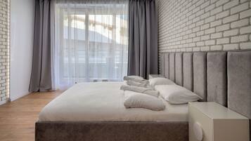 Studio Suite | Hypo-allergenic bedding, individually decorated, individually furnished