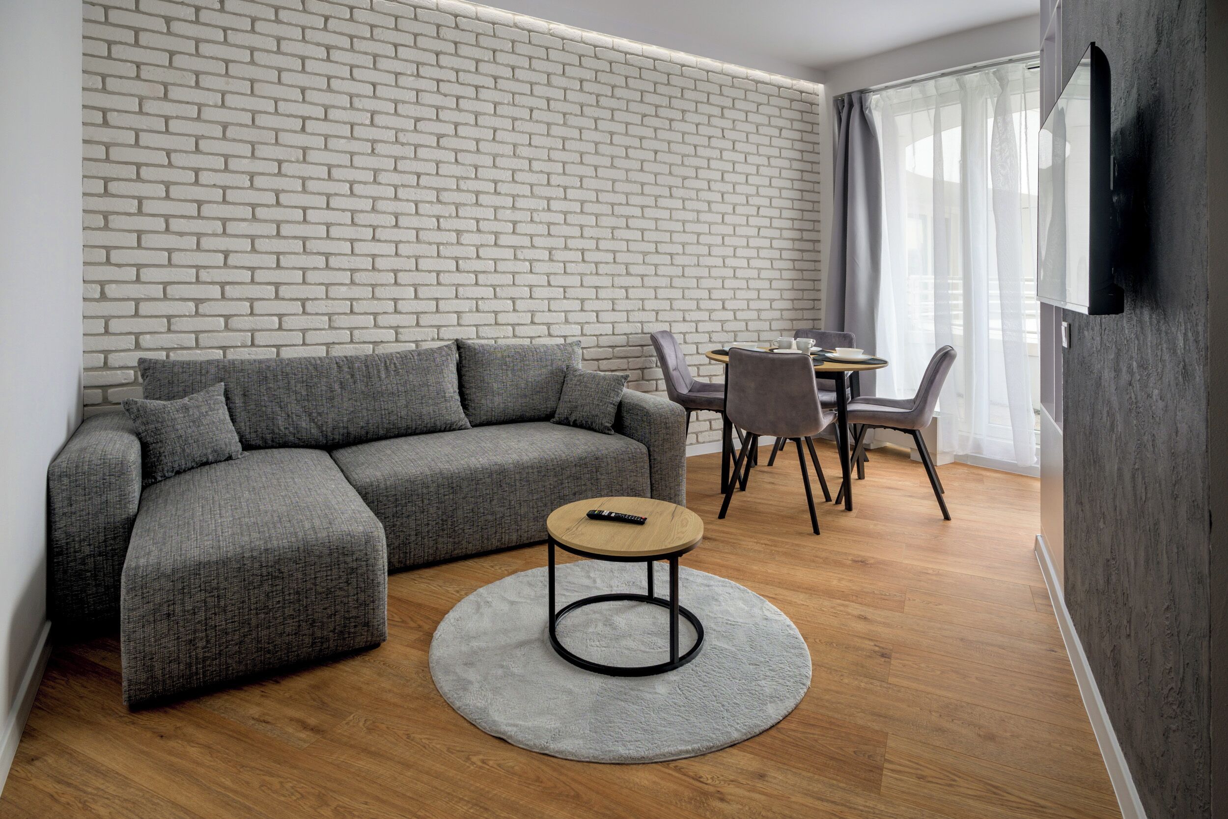 Studio Suite | Living area | Smart TV