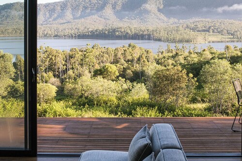 Flintoff - Luxe Off-grid Two Bedroom Wanderpod Eco Cabin With Lake Views