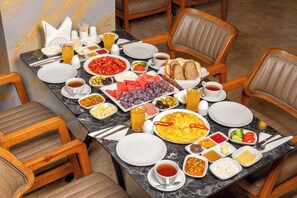 Daily local cuisine breakfast for a fee - Meridiani Taksim Hotel (Istanbul)