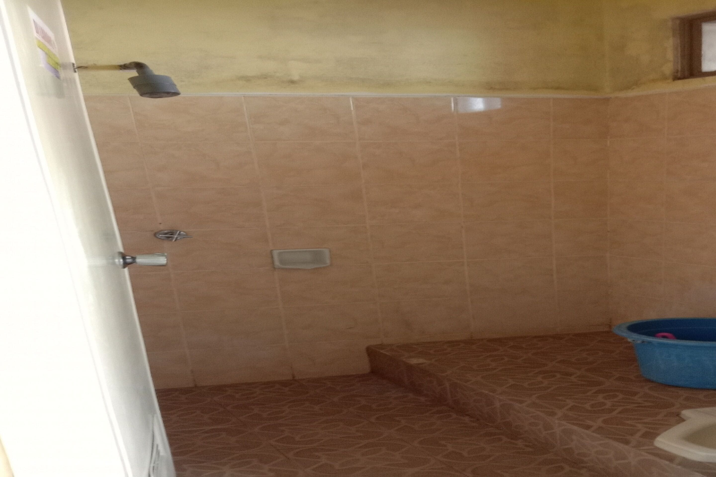 Economy Double Room | Bathroom