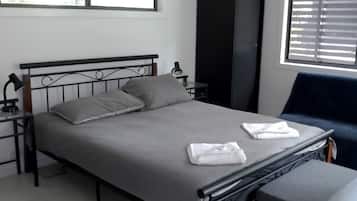 2 bedrooms, iron/ironing board, WiFi, bed sheets