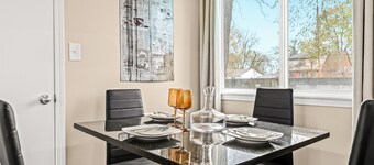 New! Bright & Cozy 1BR Flat with Double Recliners