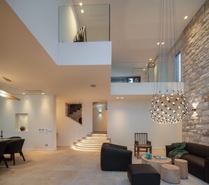 Villa | 4 bedrooms - Stara in Selca With 4 Bedrooms and 4 Bathrooms (Selca)