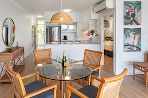 Dining - Whitsunday West Apartment 1303 (Hamilton Island)