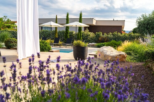 Blumarine in Brzac With 4 Bedrooms and 3 Bathrooms