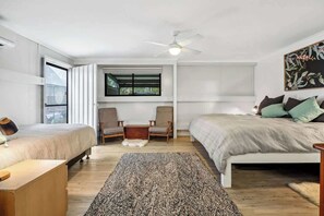 8 habitaciones, tabla de planchar con plancha, wifi y ropa de cama 