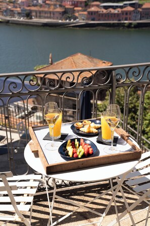 Deluxe Double or Twin Room | 1 bedroom, premium bedding, down duvets, memory-foam beds