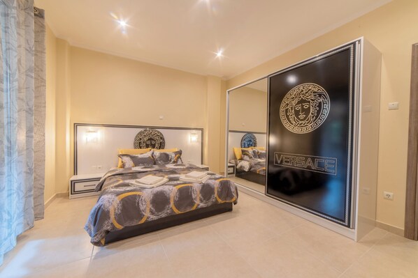 3 bedrooms, iron/ironing board, WiFi, bed sheets - Penthouse Oasis (Athens)