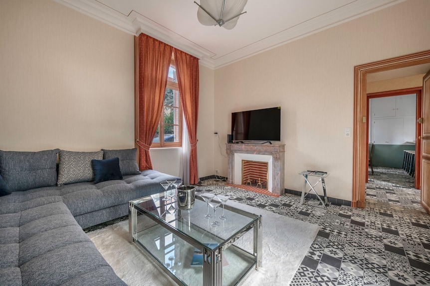 Townhouse For 7 In The Upper Town - Pornic