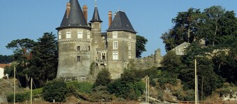 Townhouse for 7 in the upper town