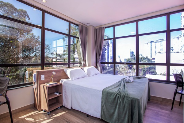 Camera Deluxe con letto matrimoniale o 2 letti singoli | Una scrivania, insonorizzazione, Wi-Fi gratuito, lenzuola