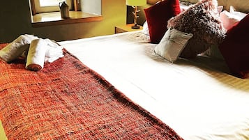 Premier Room | 1 bedroom, iron/ironing board, free WiFi