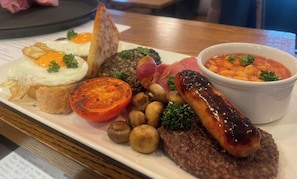 Tägliches inbegriffenes großes Frühstück