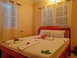 2 bedrooms, iron/ironing board, WiFi, bed sheets