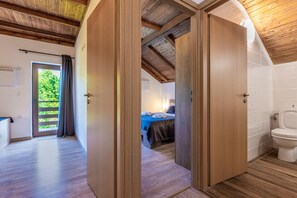 4 bedrooms, in-room safe, iron/ironing board, travel cot - Mountain Escape house with indoor pool (Fužine)