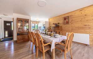 Dining - Mountain Escape house with indoor pool (Fužine)
