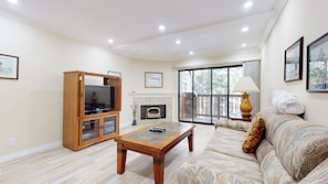 Smart TV y chimenea