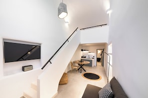 Caja de seguridad en la habitación y escritorio 