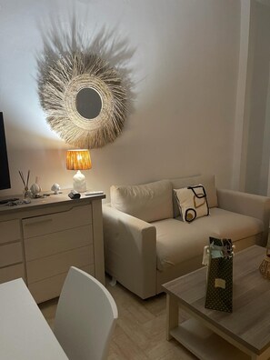 TV, fireplace, table tennis