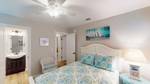 2 室のベッドルーム、アイロン / アイロン台、WiFi (無料)、ベッドシーツ