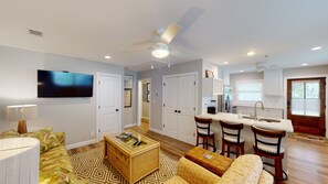 Smart TV - Sea Y'all Soon DUPLEX 2 bedrooms, 2 bathrooms (Jekyll Island)