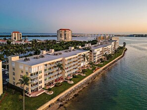 Exterior - Bahia Vista 8-411| 2BD| 2BA (Isla Del Sol)