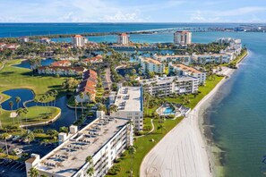 Exterior - Bahia Vista 8-411| 2BD| 2BA (Isla Del Sol)