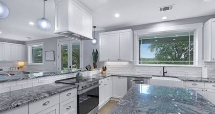 Gatlin Getaway I Pool, Hot tub, Stargazing, Family Fun
