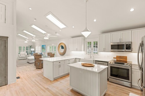 4 Bedrooms in the Village - Ocean Blvd