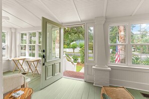 Interior - 4 Bedrooms in the Village - Ocean Blvd (St Simons Island)