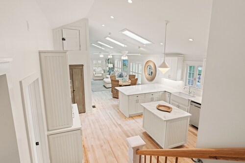 4 Bedrooms in the Village - Ocean Blvd