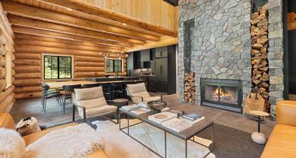 Avlägsen Chalet: Modern Scandinavian Retreat w/ Hot Tub near Mt. Baker Ski Area