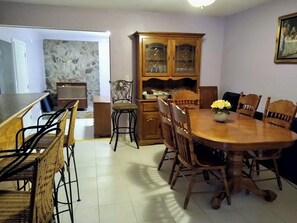Dining - Tranquil 4 bedroom fully furnished home located 35 miles from Panama City Beach. (Youngstown)