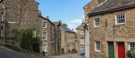 Cottage | Property grounds