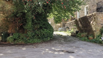 Cottage | Property grounds