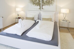 1 bedroom, travel cot, free WiFi, bed sheets