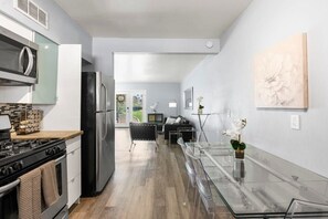 Fridge, microwave, oven, stovetop - 2BD, Walk Out To Pool, Old Town Scottsdale Paradise (Scottsdale)